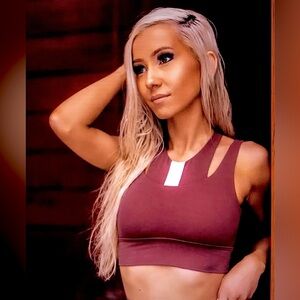 Buffbunny Women's Burgundy Sports Bra